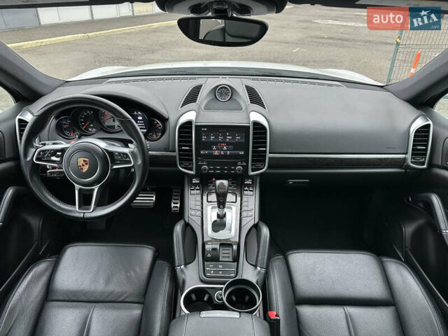 Белый Порше Каен, объемом двигателя 3.6 л и пробегом 62 тыс. км за 29999 $, фото 20 на Automoto.ua