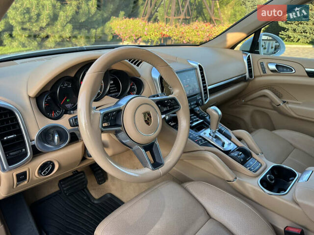 Білий Порше Cayenne, об'ємом двигуна 3.6 л та пробігом 68 тис. км за 27999 $, фото 12 на Automoto.ua