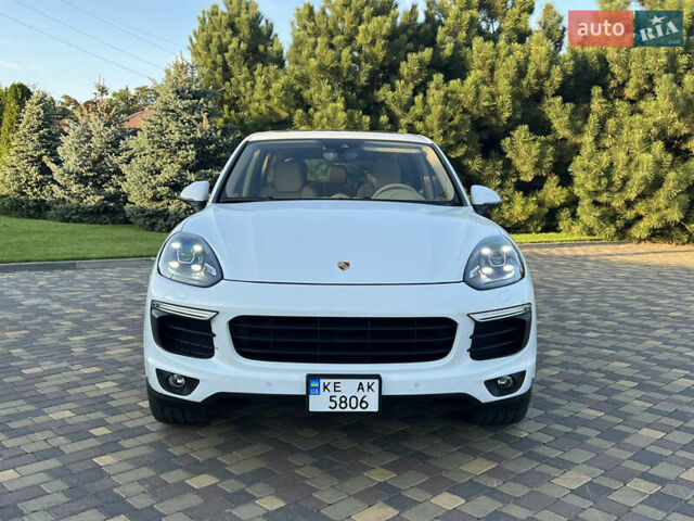 Білий Порше Cayenne, об'ємом двигуна 3.6 л та пробігом 68 тис. км за 27999 $, фото 1 на Automoto.ua