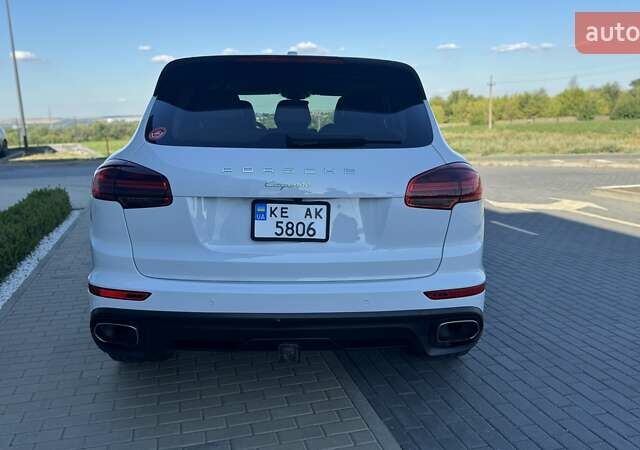 Белый Порше Каен, объемом двигателя 3.6 л и пробегом 70 тыс. км за 32000 $, фото 10 на Automoto.ua