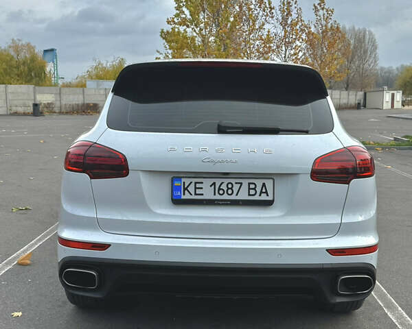 Белый Порше Каен, объемом двигателя 3.6 л и пробегом 98 тыс. км за 33999 $, фото 2 на Automoto.ua