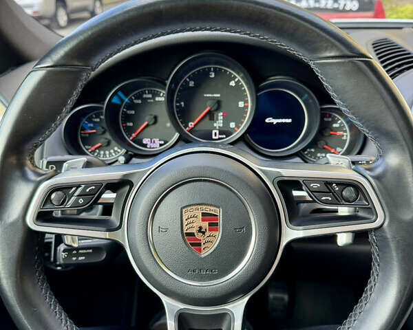 Белый Порше Каен, объемом двигателя 2.97 л и пробегом 120 тыс. км за 43500 $, фото 22 на Automoto.ua
