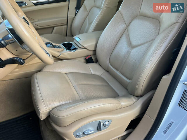 Білий Порше Cayenne, об'ємом двигуна 3.6 л та пробігом 68 тис. км за 27999 $, фото 13 на Automoto.ua