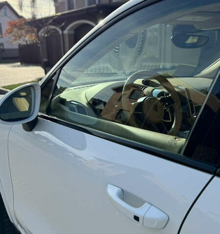 Білий Порше Cayenne, об'ємом двигуна 3 л та пробігом 99 тис. км за 32500 $, фото 5 на Automoto.ua