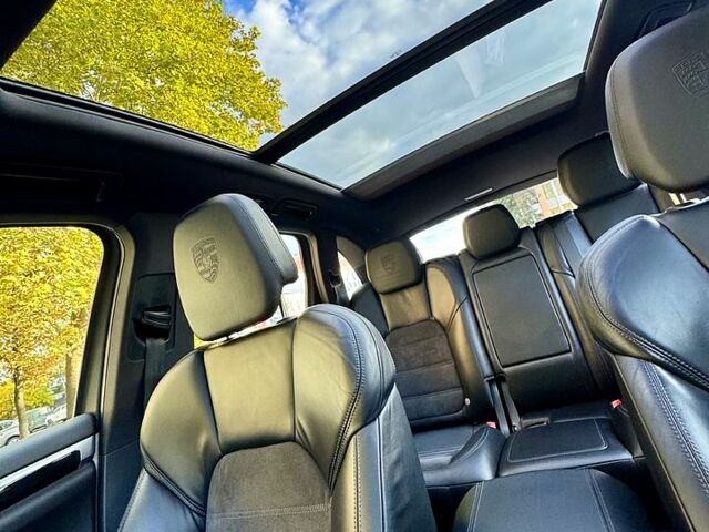 Белый Порше Каен, объемом двигателя 3 л и пробегом 120 тыс. км за 43500 $, фото 9 на Automoto.ua