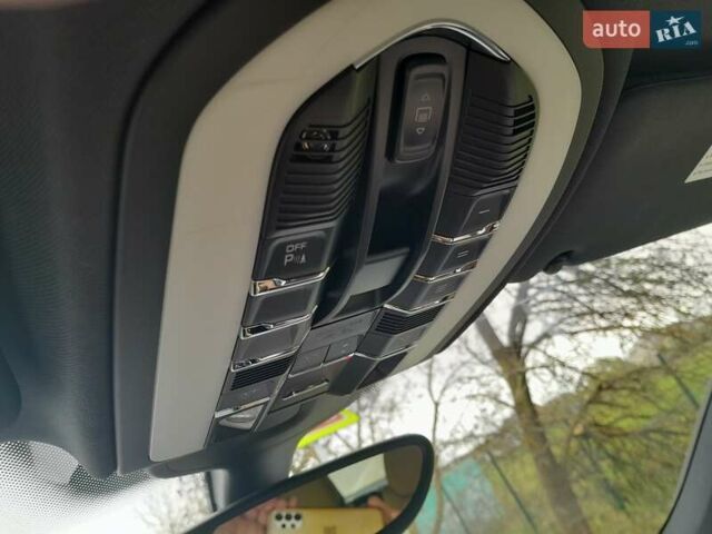 Белый Порше Каен, объемом двигателя 3.6 л и пробегом 150 тыс. км за 28500 $, фото 8 на Automoto.ua