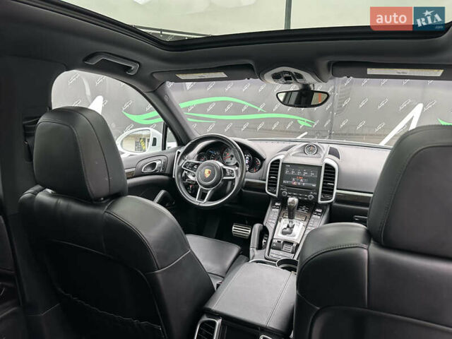 Белый Порше Каен, объемом двигателя 3.6 л и пробегом 62 тыс. км за 29999 $, фото 30 на Automoto.ua