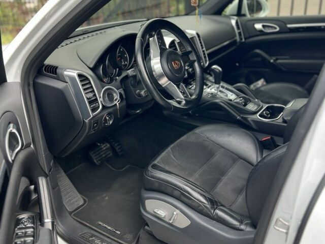 Білий Порше Cayenne, об'ємом двигуна 3 л та пробігом 104 тис. км за 35352 $, фото 8 на Automoto.ua