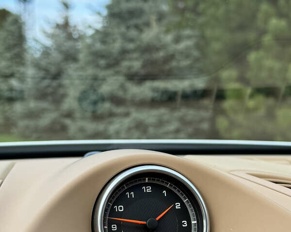 Белый Порше Каен, объемом двигателя 3.6 л и пробегом 70 тыс. км за 27000 $, фото 43 на Automoto.ua