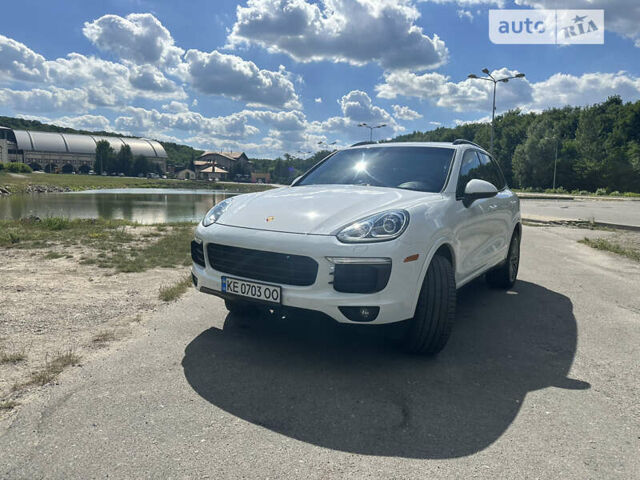 Белый Порше Каен, объемом двигателя 3.6 л и пробегом 130 тыс. км за 35000 $, фото 7 на Automoto.ua
