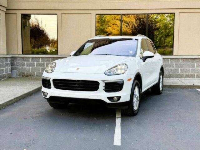 Білий Порше Cayenne, об'ємом двигуна 3.6 л та пробігом 71 тис. км за 16000 $, фото 1 на Automoto.ua