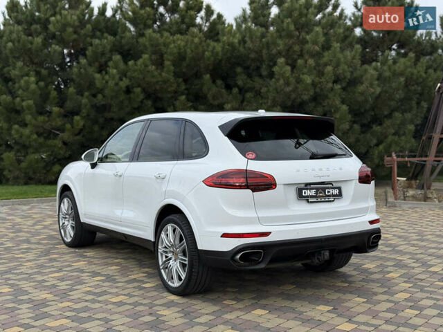 Белый Порше Каен, объемом двигателя 3.6 л и пробегом 70 тыс. км за 27000 $, фото 9 на Automoto.ua