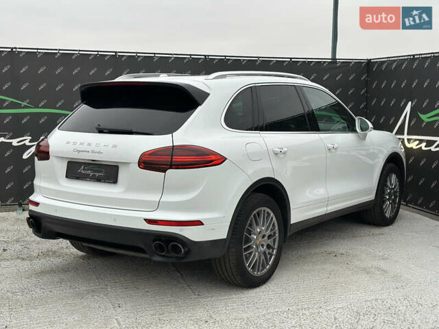 Белый Порше Каен, объемом двигателя 3.6 л и пробегом 62 тыс. км за 29999 $, фото 1 на Automoto.ua