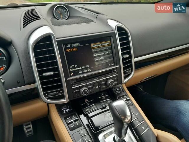 Белый Порше Каен, объемом двигателя 3.6 л и пробегом 150 тыс. км за 28500 $, фото 4 на Automoto.ua
