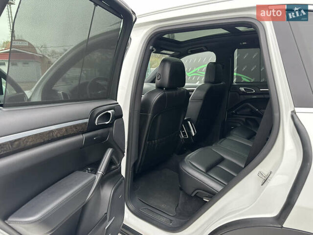 Белый Порше Каен, объемом двигателя 3.6 л и пробегом 62 тыс. км за 29999 $, фото 17 на Automoto.ua