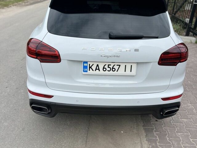 Білий Порше Cayenne, об'ємом двигуна 3 л та пробігом 104 тис. км за 35352 $, фото 4 на Automoto.ua