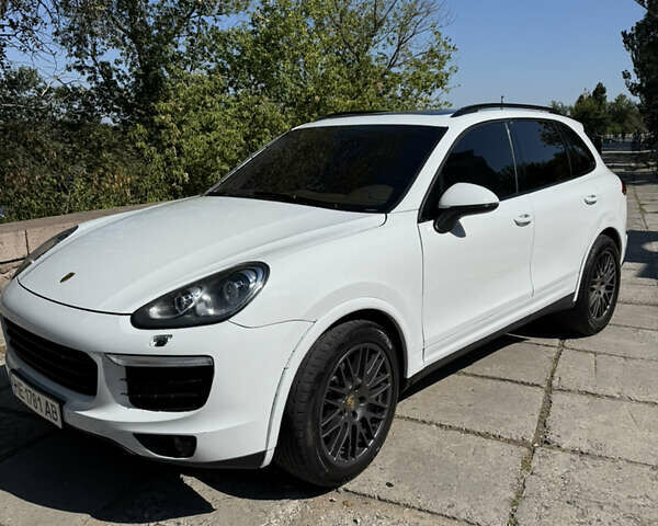 Белый Порше Каен, объемом двигателя 3.6 л и пробегом 115 тыс. км за 27000 $, фото 3 на Automoto.ua