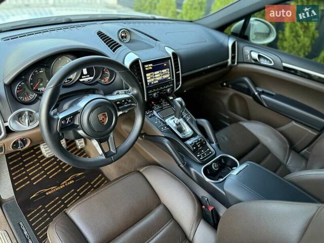Белый Порше Каен, объемом двигателя 4.13 л и пробегом 123 тыс. км за 49900 $, фото 12 на Automoto.ua