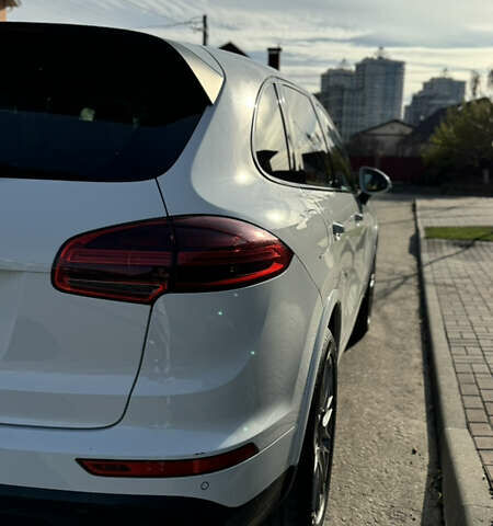 Білий Порше Cayenne, об'ємом двигуна 3 л та пробігом 99 тис. км за 32500 $, фото 8 на Automoto.ua