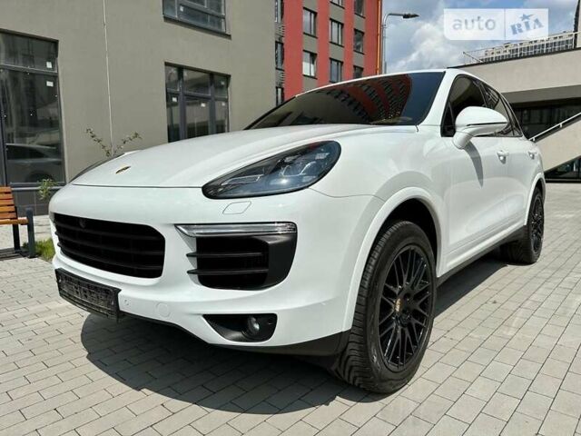 Білий Порше Cayenne, об'ємом двигуна 2.97 л та пробігом 121 тис. км за 47744 $, фото 43 на Automoto.ua