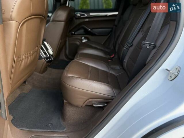 Белый Порше Каен, объемом двигателя 4.13 л и пробегом 123 тыс. км за 49900 $, фото 22 на Automoto.ua