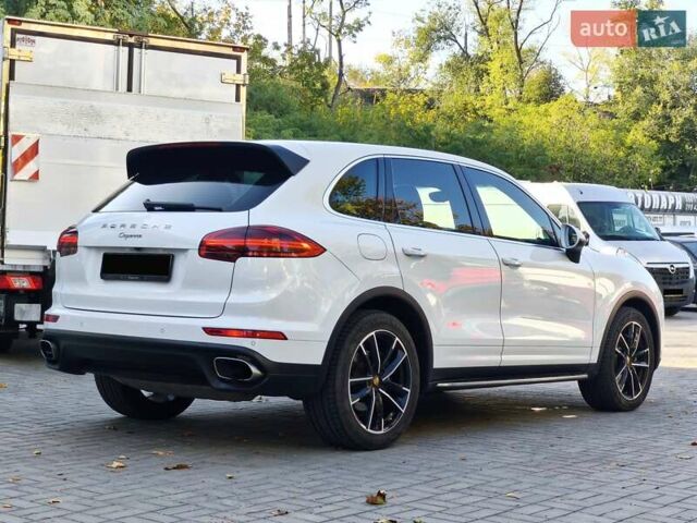 Білий Порше Cayenne, об'ємом двигуна 3.6 л та пробігом 95 тис. км за 31900 $, фото 6 на Automoto.ua