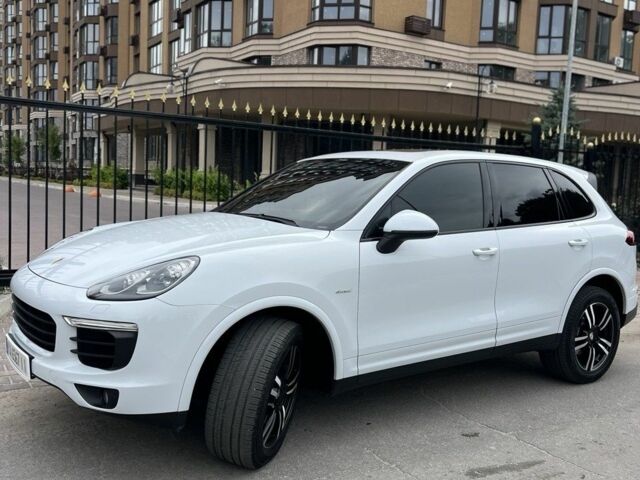 Білий Порше Cayenne, об'ємом двигуна 3 л та пробігом 104 тис. км за 35352 $, фото 6 на Automoto.ua