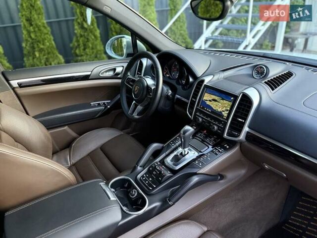 Белый Порше Каен, объемом двигателя 4.13 л и пробегом 123 тыс. км за 49900 $, фото 14 на Automoto.ua