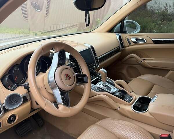 Порше Cayenne 2016 у Києві на Automoto.ua Білий Порше Cayenne, об'ємом двигуна 3.6 л та пробігом 167 тис. км за 24000 $, фото 8 на Automoto.ua