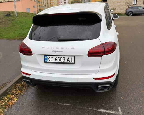 Порше Cayenne 2016 у Києві на Automoto.ua Білий Порше Cayenne, об'ємом двигуна 3.6 л та пробігом 167 тис. км за 24000 $, фото 3 на Automoto.ua