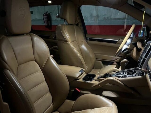 Белый Порше Каен, объемом двигателя 3.6 л и пробегом 110 тыс. км за 39000 $, фото 11 на Automoto.ua