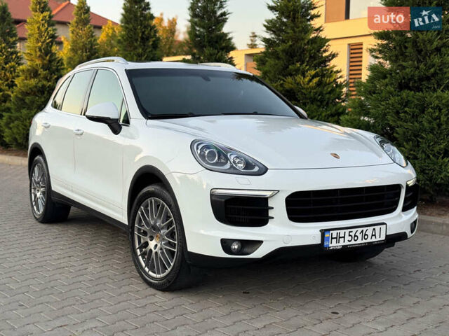 Белый Порше Каен, объемом двигателя 3 л и пробегом 150 тыс. км за 31999 $, фото 2 на Automoto.ua