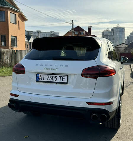 Білий Порше Cayenne, об'ємом двигуна 3 л та пробігом 99 тис. км за 32500 $, фото 6 на Automoto.ua