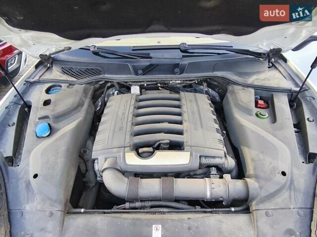 Білий Порше Cayenne, об'ємом двигуна 3.6 л та пробігом 95 тис. км за 31900 $, фото 28 на Automoto.ua