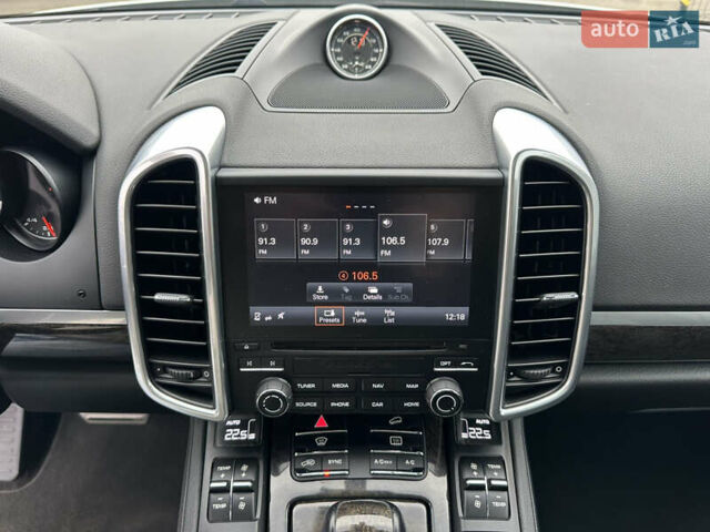 Белый Порше Каен, объемом двигателя 3.6 л и пробегом 62 тыс. км за 29999 $, фото 13 на Automoto.ua