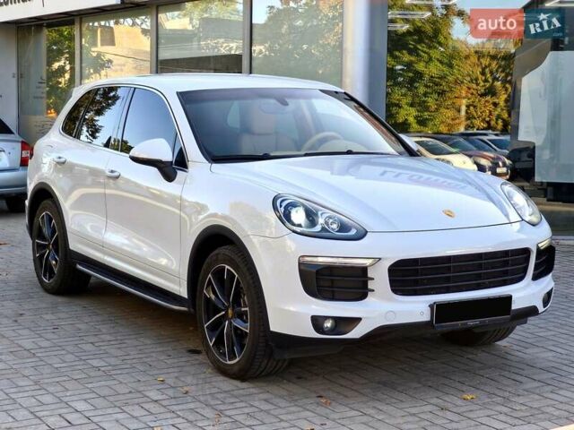 Білий Порше Cayenne, об'ємом двигуна 3.6 л та пробігом 95 тис. км за 31900 $, фото 4 на Automoto.ua