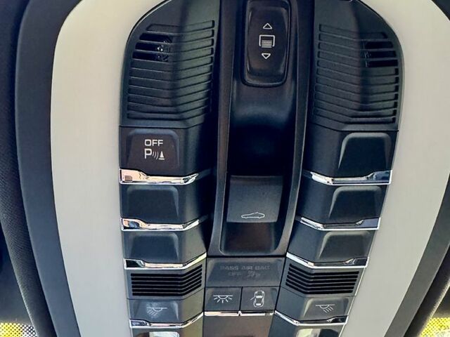 Белый Порше Каен, объемом двигателя 3 л и пробегом 120 тыс. км за 43500 $, фото 6 на Automoto.ua