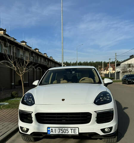 Білий Порше Cayenne, об'ємом двигуна 3 л та пробігом 99 тис. км за 32500 $, фото 1 на Automoto.ua