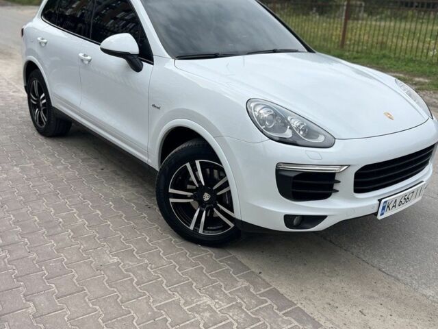 Білий Порше Cayenne, об'ємом двигуна 3 л та пробігом 104 тис. км за 35352 $, фото 1 на Automoto.ua
