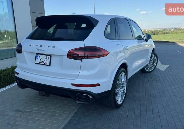 Белый Порше Каен, объемом двигателя 3.6 л и пробегом 70 тыс. км за 32000 $, фото 9 на Automoto.ua