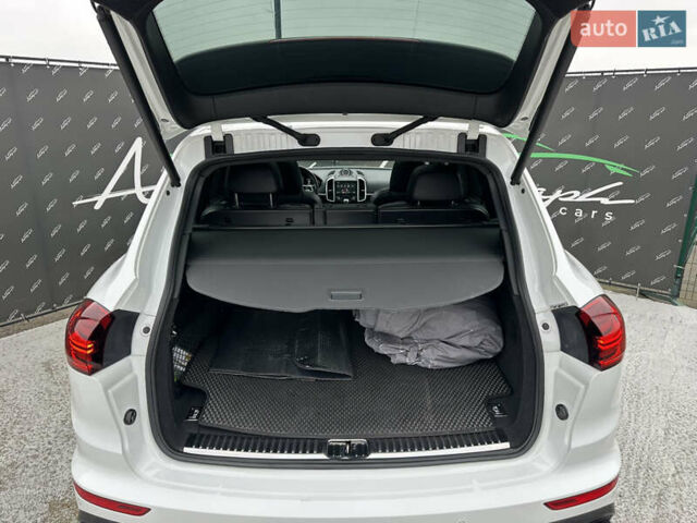 Белый Порше Каен, объемом двигателя 3.6 л и пробегом 62 тыс. км за 29999 $, фото 33 на Automoto.ua