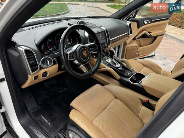 Білий Порше Cayenne, об'ємом двигуна 3.6 л та пробігом 150 тис. км за 29700 $, фото 18 на Automoto.ua