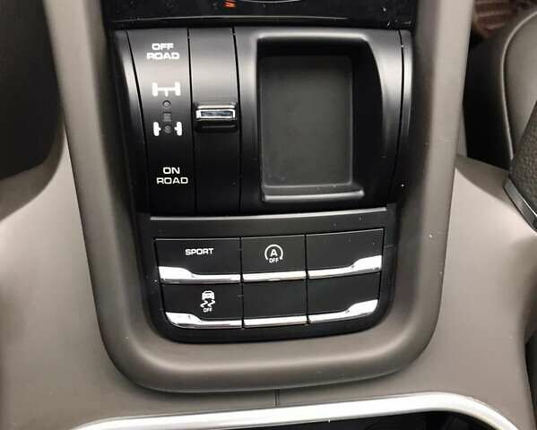 Білий Порше Cayenne, об'ємом двигуна 3.6 л та пробігом 89 тис. км за 32900 $, фото 70 на Automoto.ua