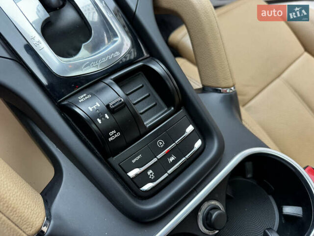 Белый Порше Каен, объемом двигателя 3.6 л и пробегом 150 тыс. км за 28900 $, фото 46 на Automoto.ua