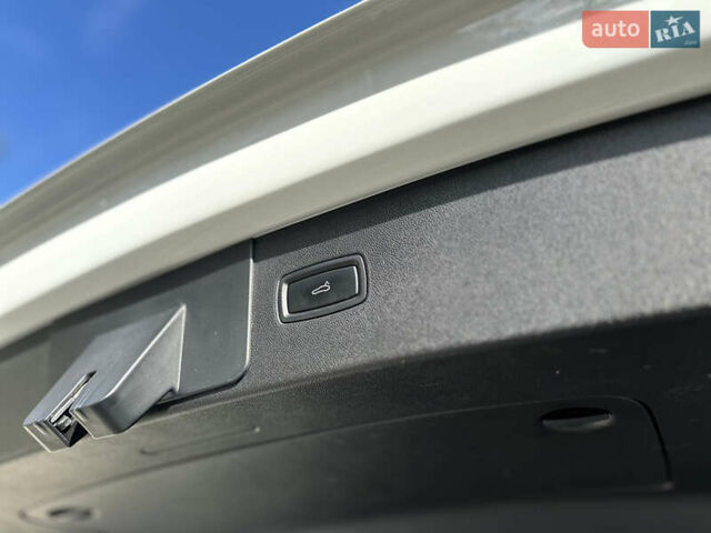 Белый Порше Каен, объемом двигателя 3 л и пробегом 105 тыс. км за 48500 $, фото 44 на Automoto.ua