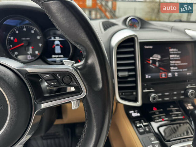 Белый Порше Каен, объемом двигателя 3.6 л и пробегом 150 тыс. км за 28900 $, фото 49 на Automoto.ua