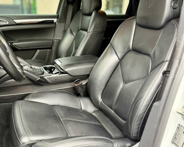 Белый Порше Каен, объемом двигателя 3.6 л и пробегом 126 тыс. км за 28500 $, фото 10 на Automoto.ua