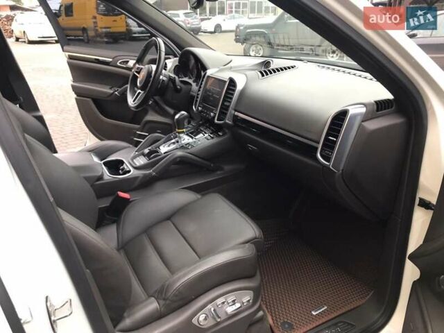 Білий Порше Cayenne, об'ємом двигуна 3.6 л та пробігом 89 тис. км за 32900 $, фото 29 на Automoto.ua