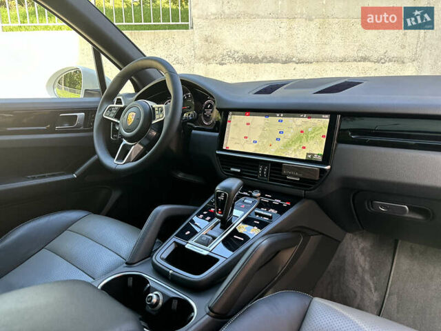 Белый Порше Каен, объемом двигателя 3 л и пробегом 105 тыс. км за 48500 $, фото 53 на Automoto.ua