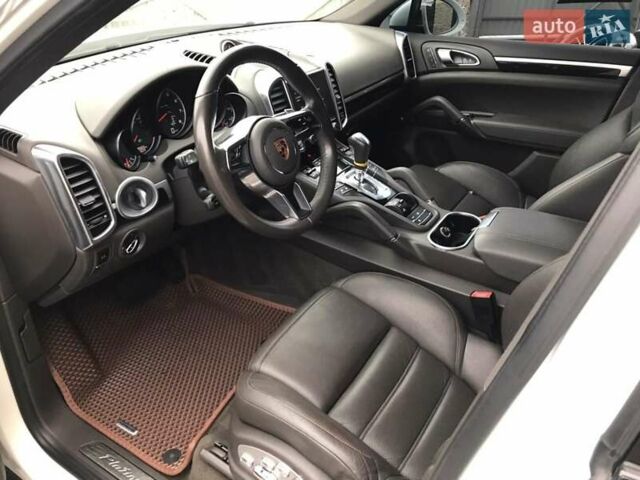Білий Порше Cayenne, об'ємом двигуна 3.6 л та пробігом 89 тис. км за 32900 $, фото 8 на Automoto.ua